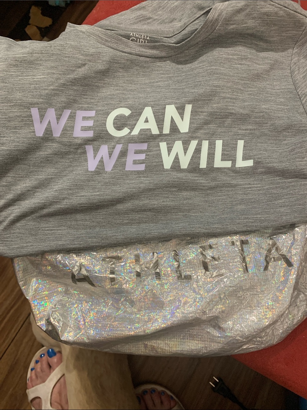 Athleta tee w bag